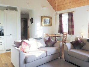 Fireplace - 1 bedroom accommodation in Foss, near Pitlochry (Foss, near Pitlochry)