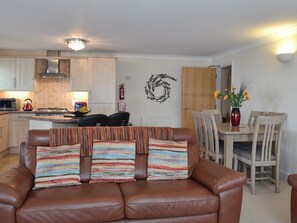 Interior - 3 bedroom accommodation in Newquay (Newquay)
