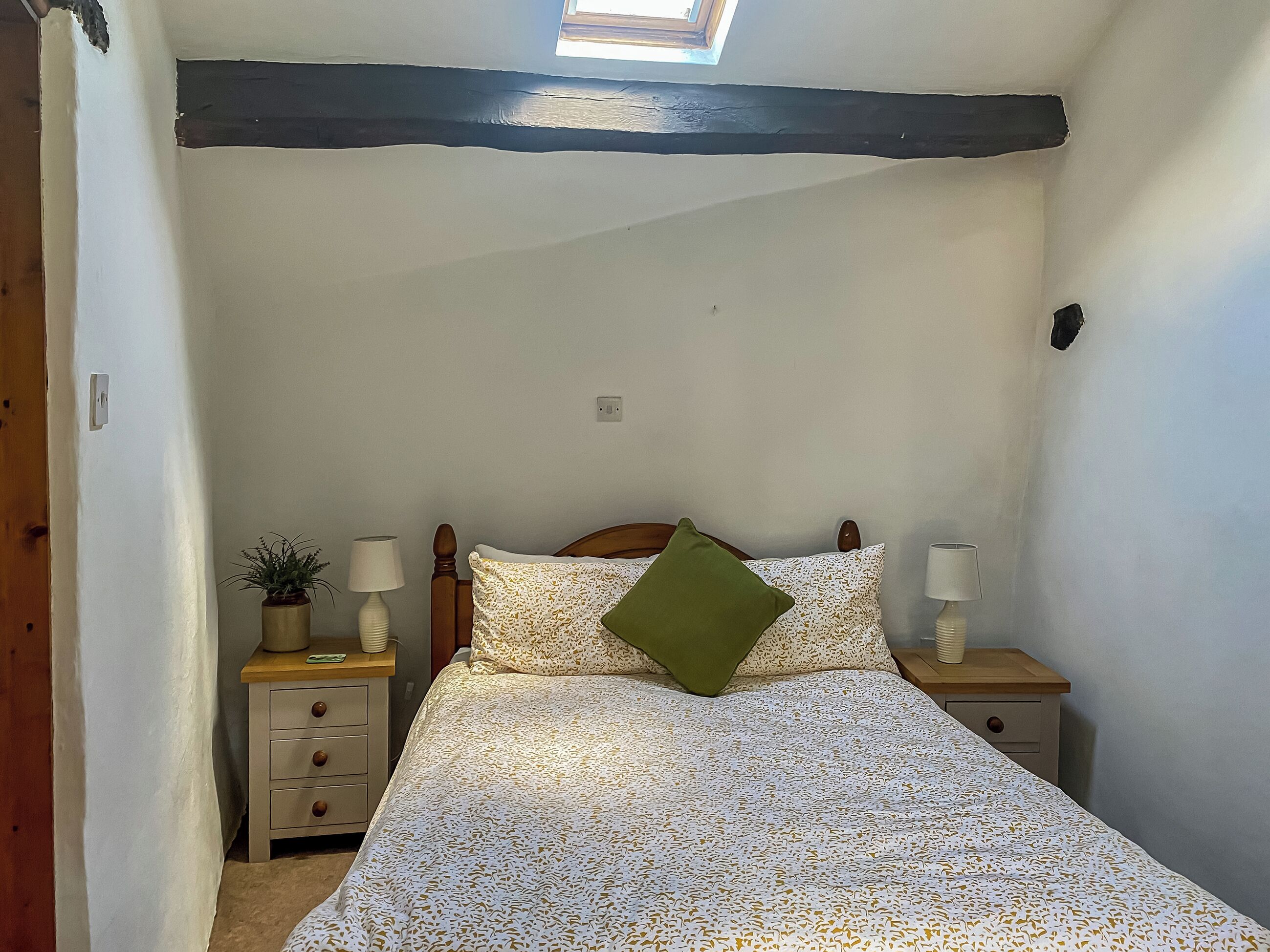 1 bedroom, WiFi (free), bed sheets