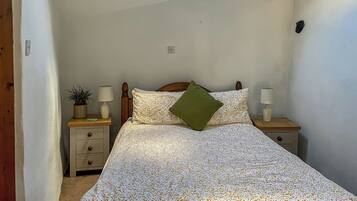 1 bedroom, WiFi (free), bed sheets