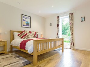 2 bedrooms, free WiFi, bed sheets - 2 bedroom accommodation in Loddiswell Station, near Kingsbridge (Loddiswell Station, near Kingsbridge)