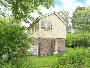Exterior - 2 bedroom accommodation in Loddiswell Station, near Kingsbridge (Loddiswell Station, near Kingsbridge)