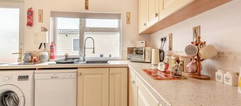 2 værelses bolig i Dinas, near Fishguard