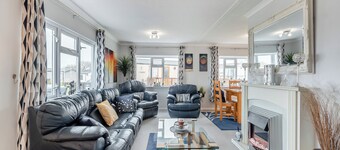 2 bedroom accommodation in Dinas, near Fishguard