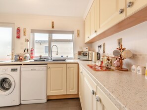 Dishwasher, highchair - 2 bedroom accommodation in Dinas, near Fishguard (Dinas, near Fishguard)