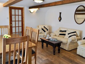 TV - Knotty Corner Cottage (Fairy Cross, near Bideford)