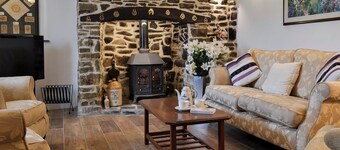 Knotty Corner Cottage