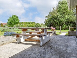 Outdoor dining - Sherwood Forest Lodge 1 (Kings Clipstone, near Mansfield)