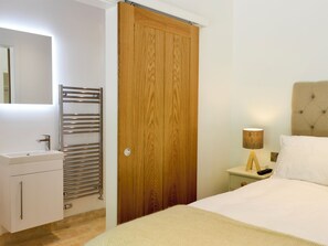 3 dormitorios, wifi gratis, ropa de cama