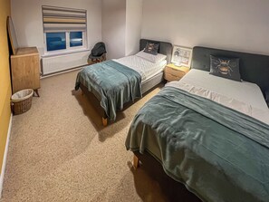 5 bedrooms, free WiFi, bed sheets