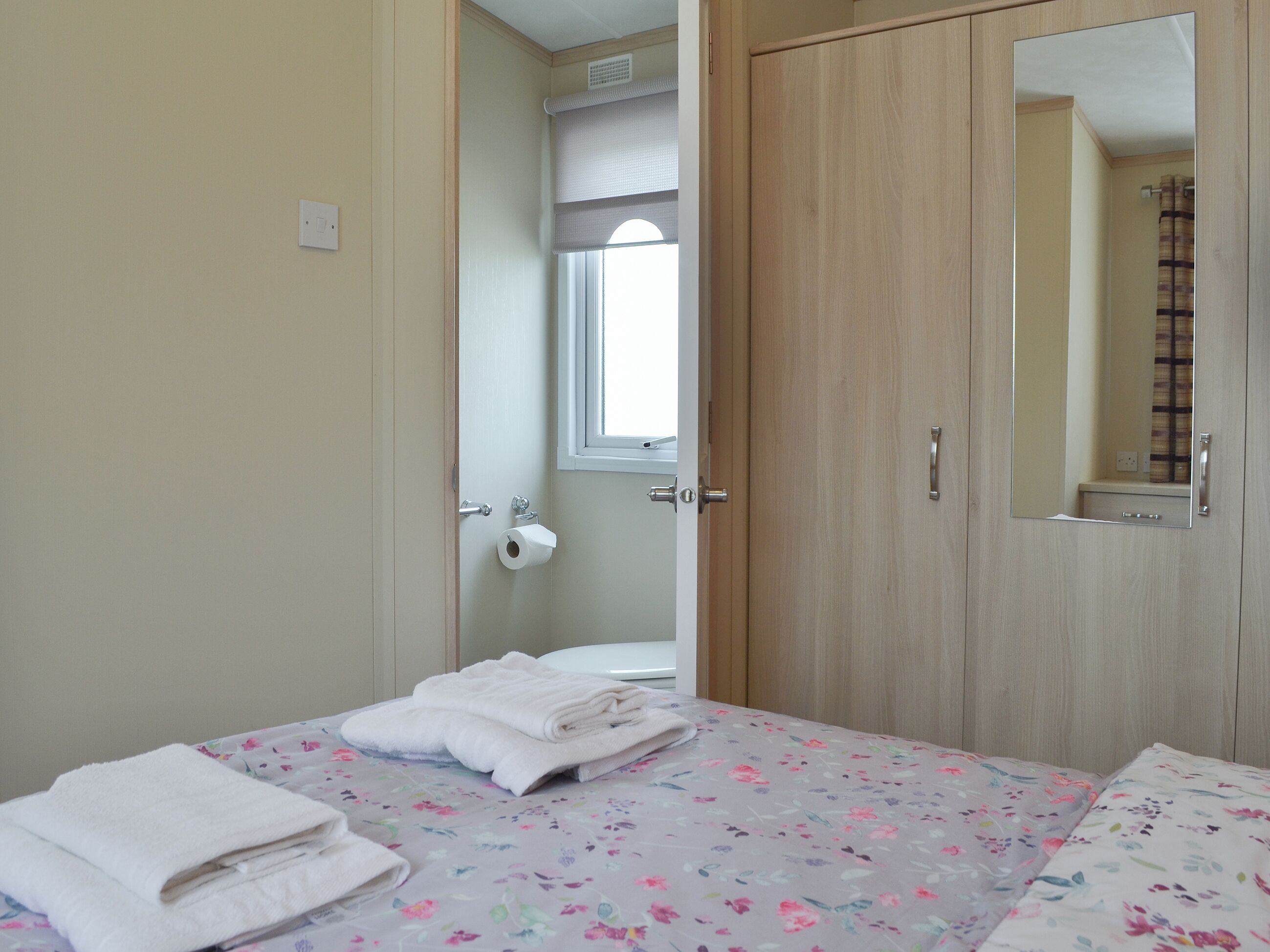 2 chambres, Wi-Fi gratuit, draps fournis