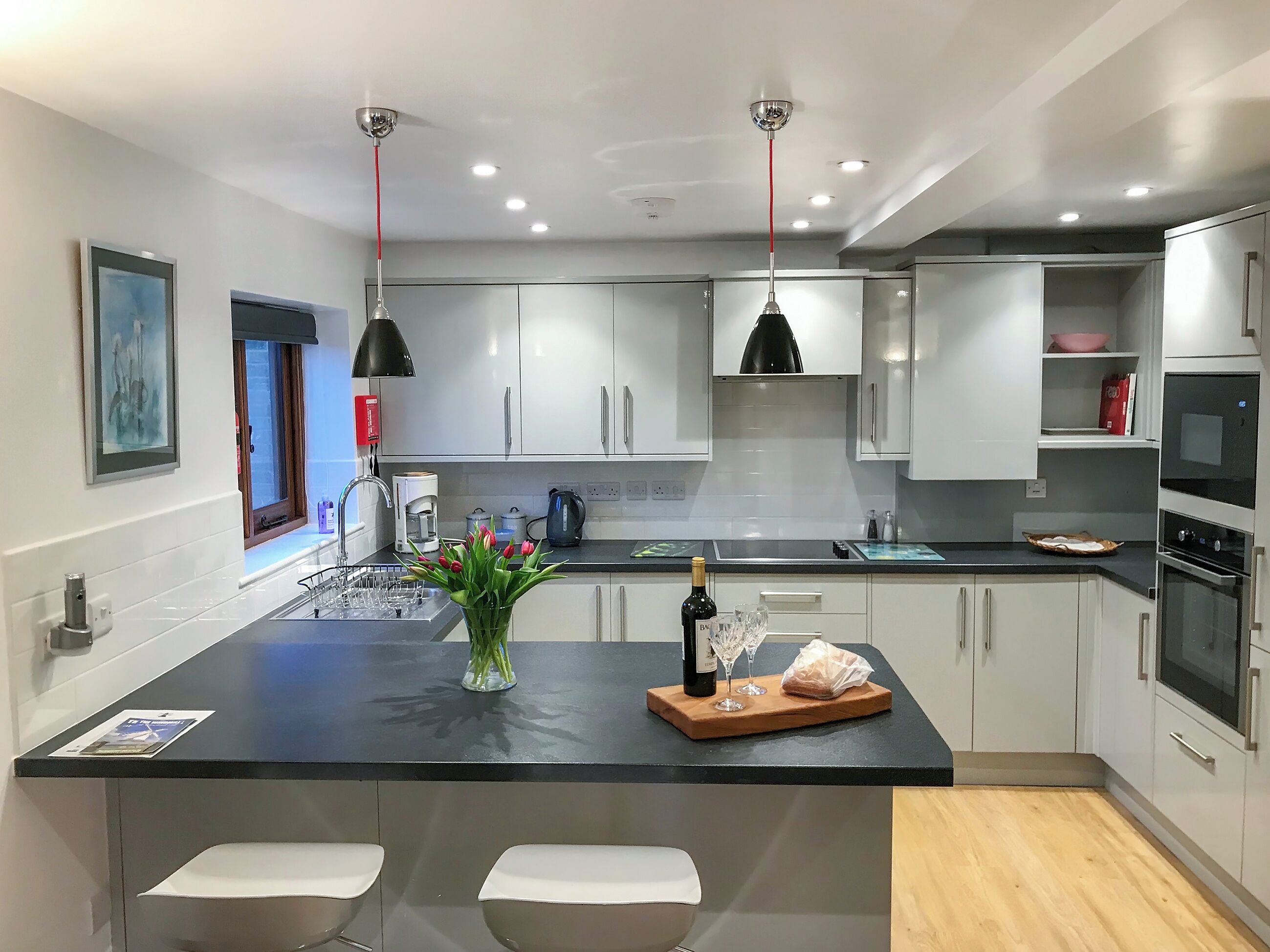 Astianpesukone, syöttötuoli