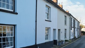 Exterior - Boasting charm and character, this 3 storey cottage enjoys a cosy woodburner. (Blakeney)