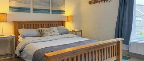 2 bedrooms, WiFi (free), bed sheets