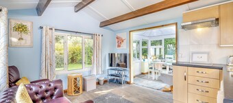 The Timothy Suite-UKC2177