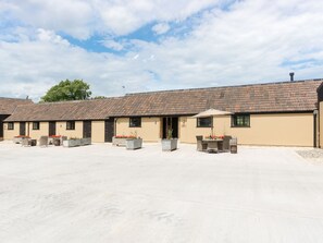 Exterior - The Old Dairy-UKC2112 (Royal Wootton Bassett)