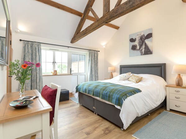 1 bedroom, free WiFi, bed sheets - The Old Dairy-UKC2112 (Royal Wootton Bassett)