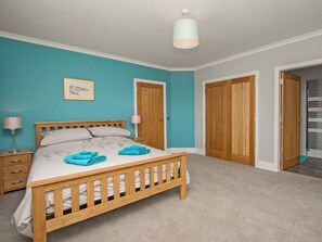 3 bedrooms, free WiFi, bed sheets - 3 bedroom accommodation in Low Dinduff, near Stranraer (Low Dinduff, near Stranraer)