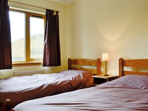 4 quartos, Wi-Fi de cortesia, roupa de cama