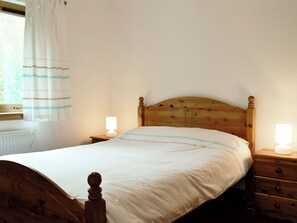 4 quartos, Wi-Fi de cortesia, roupa de cama