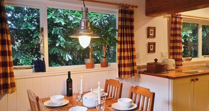 2 bedroom accommodation in Shandon, near Loch Lomond