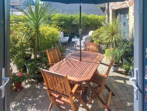 Outdoor dining - 2 bedroom accommodation in Plympton, near Plymouth (Plympton, near Plymouth)