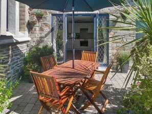Outdoor dining - 2 bedroom accommodation in Plympton, near Plymouth (Plympton, near Plymouth)