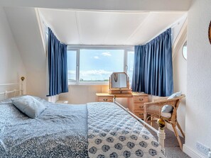 3 bedrooms, free WiFi, bed sheets