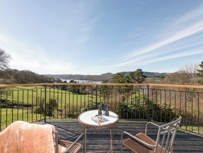 5 bedroom accommodation in Near Bowness-on-Windermere