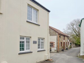 Exterior - 2 bedroom accommodation in Instow, near Bideford (Instow, near Bideford)