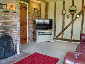 Fireplace - 2 bedroom accommodation in Botesdale, near Diss (Botesdale, near Diss)