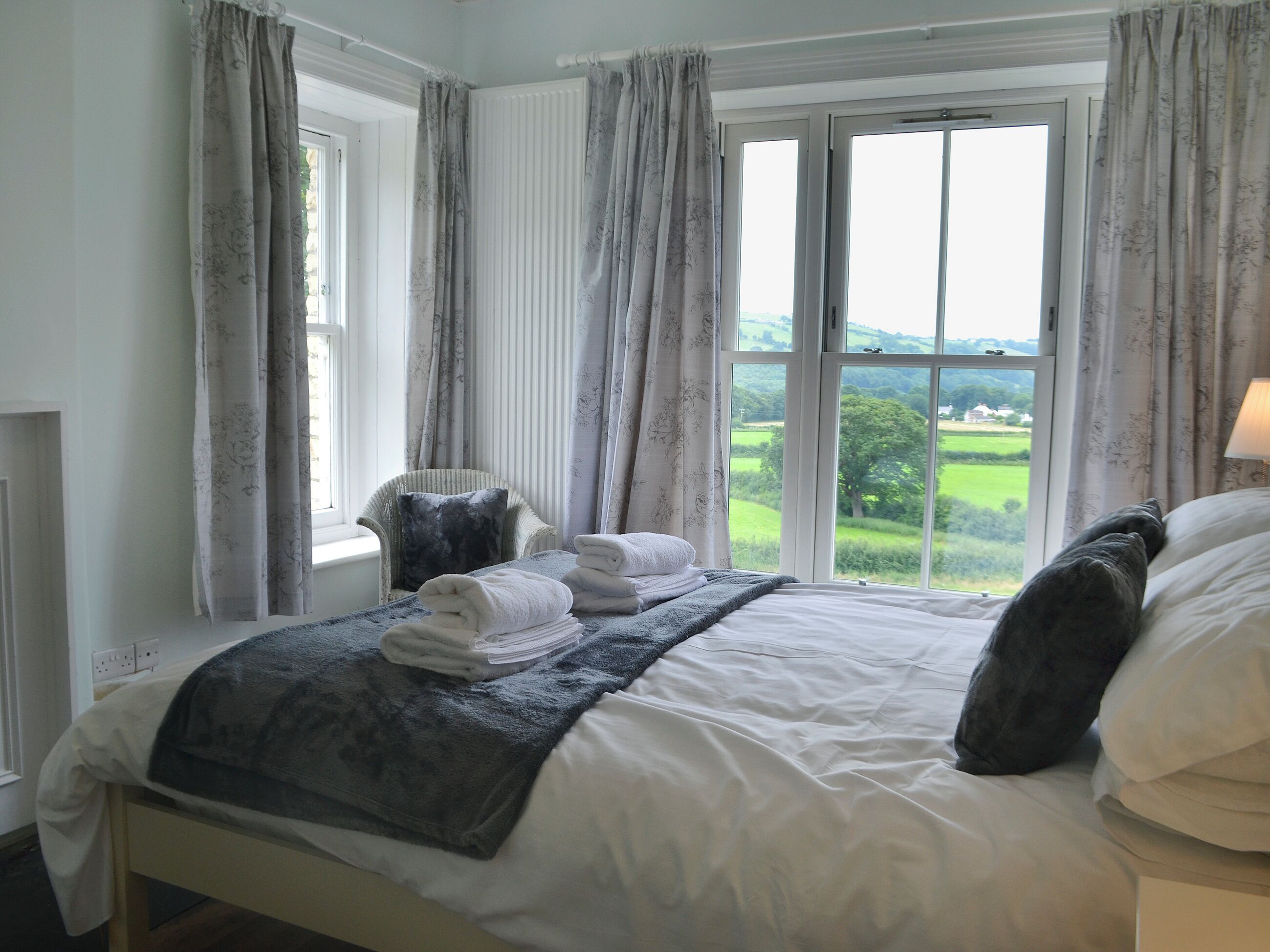 4 bedrooms, free WiFi, bed sheets