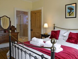 4 bedrooms, free WiFi, bed sheets