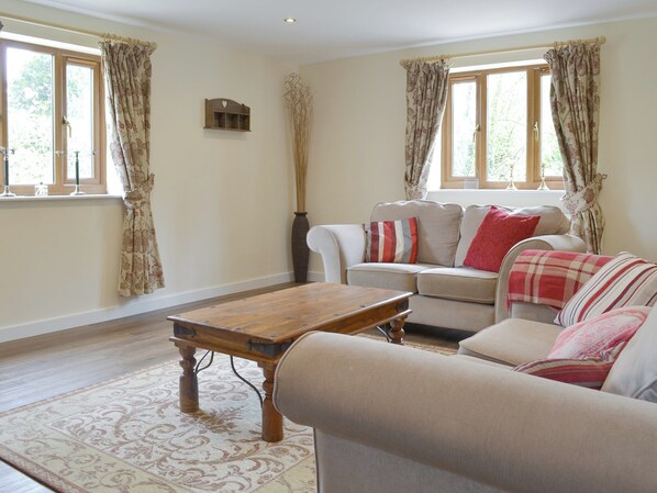 Living area - 2 bedroom accommodation in Wedmore, near Cheddar (Wedmore, near Cheddar)