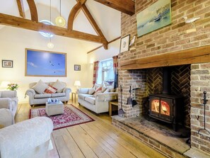 Fireplace, streaming services - 4 bedroom accommodation in Wells-next-the-Sea (Wells-next-the-Sea)
