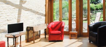 1 bedroom accommodation in Fifehead Magdalen, near Gillingham