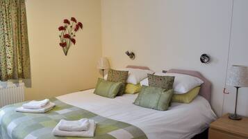 2 bedrooms, free WiFi, bed sheets, wheelchair access