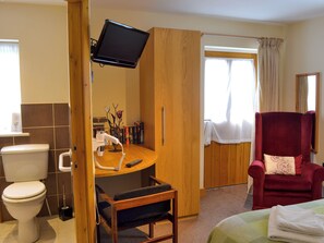 2 bedrooms, free WiFi, bed sheets, wheelchair access