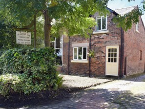 Exterior detail - 2 bedroom accommodation in Burscough, near Southport (Burscough, near Southport)