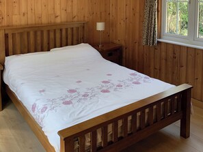 1 bedroom, free WiFi, bed sheets - 1 bedroom accommodation in Burgate, near Fordingbridge (Burgate, near Fordingbridge)