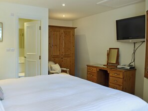 3 bedrooms, free WiFi, bed sheets - 3 bedroom accommodation in Chulmleigh, near South Molton (Chulmleigh, near South Molton)