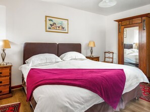 3 bedrooms, free WiFi, bed sheets