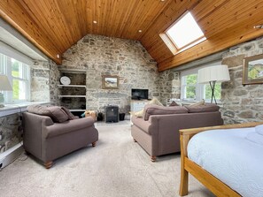 Bed sheets - Glacour Studio Cottage (Strathconon, Muir of Ord)