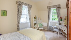 3 عدّة غرف نوم وواي فاي مجانًا وملاءات أسرّة