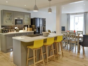 Lavavajillas, periquera y congelador 