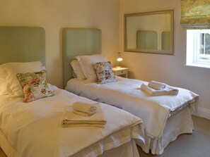 2 bedrooms, free WiFi, bed sheets - 2 bedroom accommodation in Ponteland (Ponteland, Newcastle-upon-Tyne)