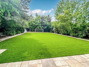 المنطقة المحيطة بالمنشأة