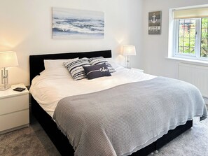 6 bedrooms, free WiFi, bed sheets