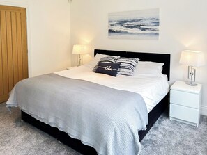 6 bedrooms, free WiFi, bed sheets