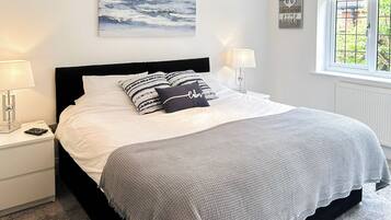 6 bedrooms, free WiFi, bed sheets